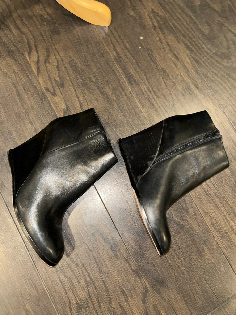 Vince Camuto chic black